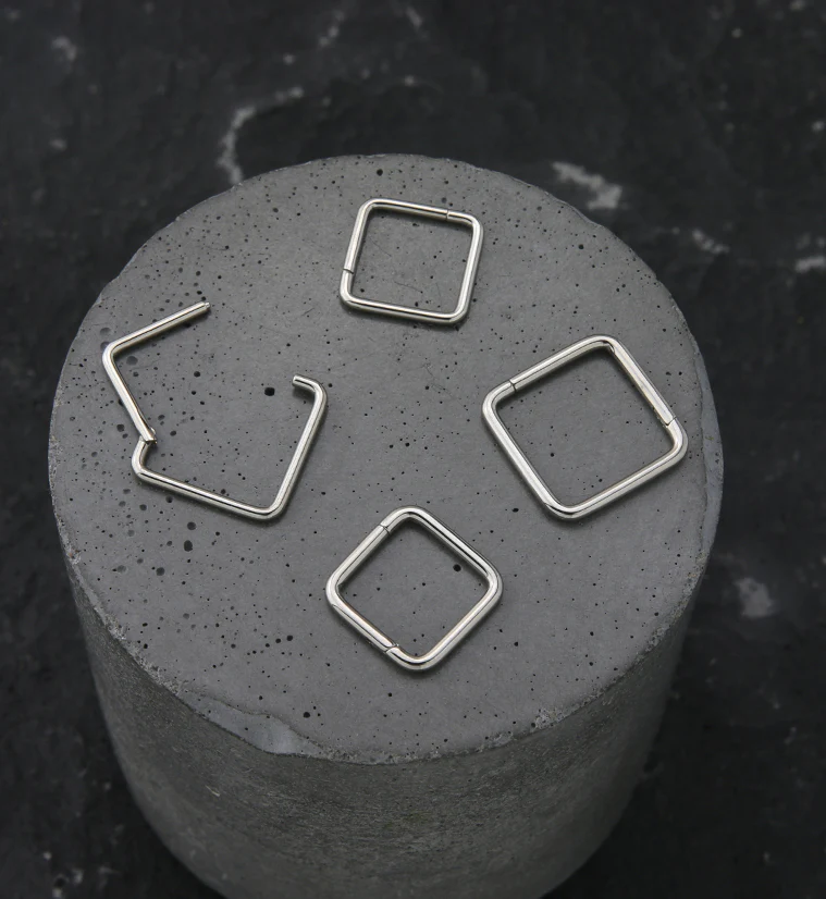 Square Titanium Hinged Segment Ring - Image 2