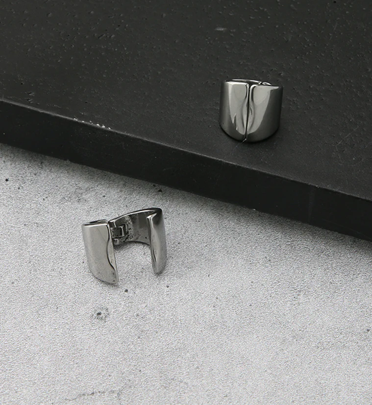 Stainless Steel Hinged Stretched Ear Cuffs - Image 4