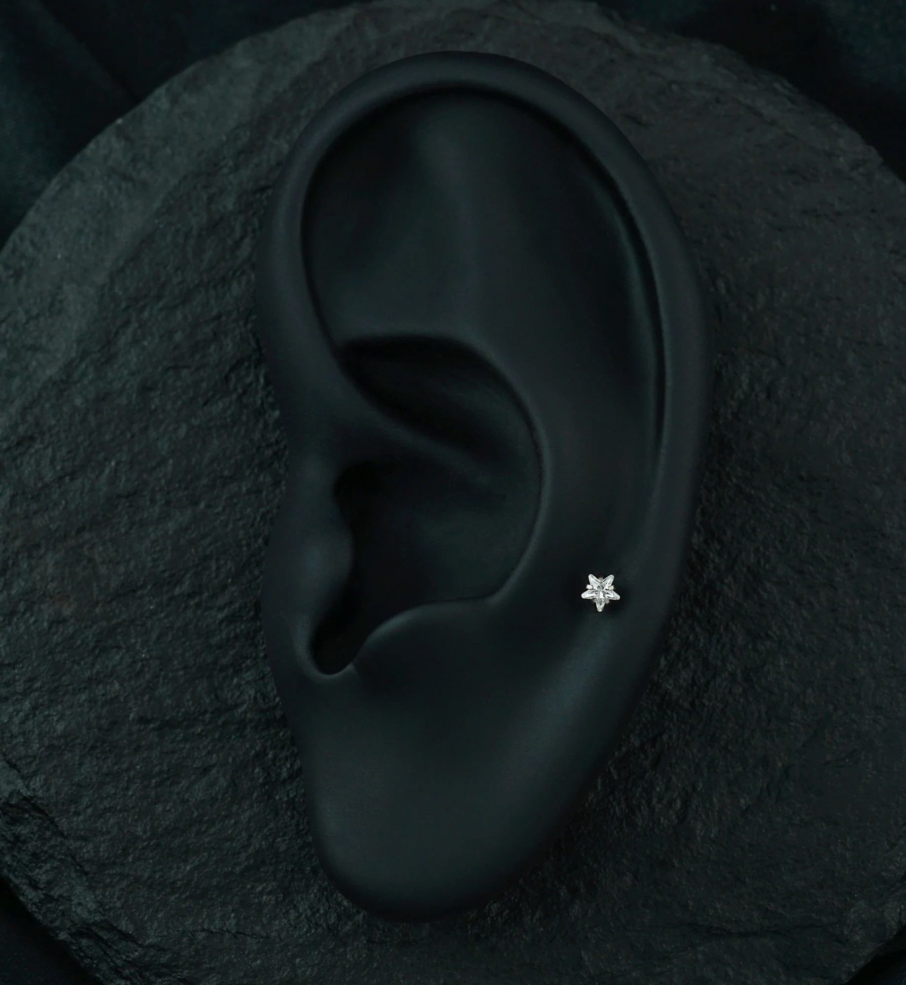 Star CZ Prong Titanium Internally Threaded Labret - Image 4