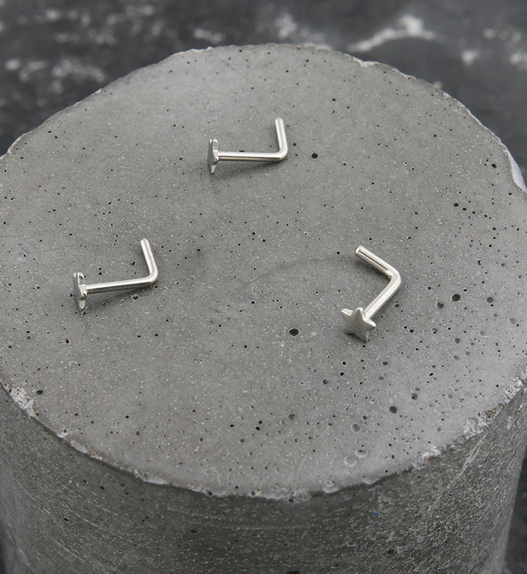 Star Top L Bend Titanium Nose Ring - Image 2