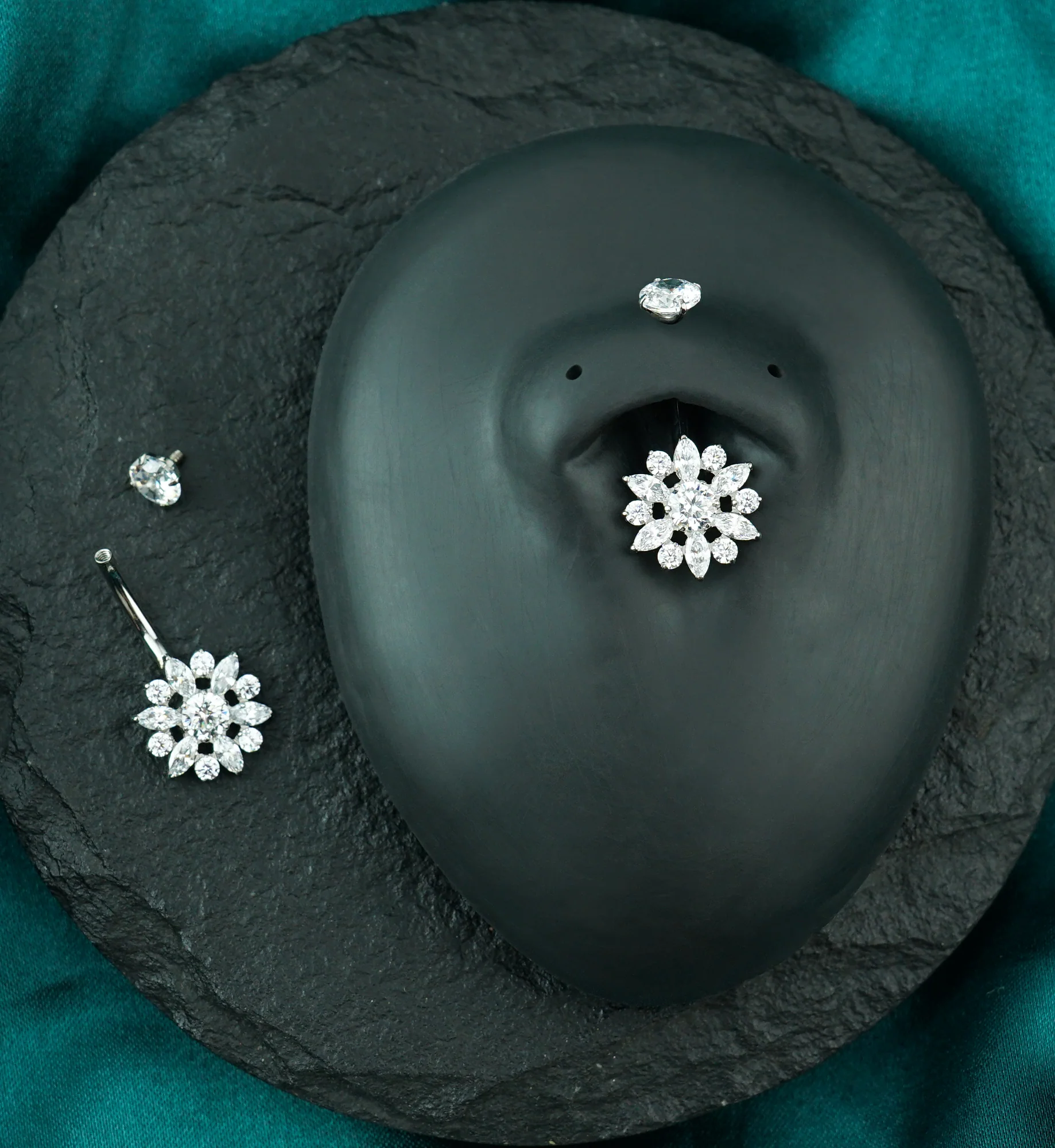 Sunflower CZ Titanium Internally Threaded Belly Button Ring - Image 2