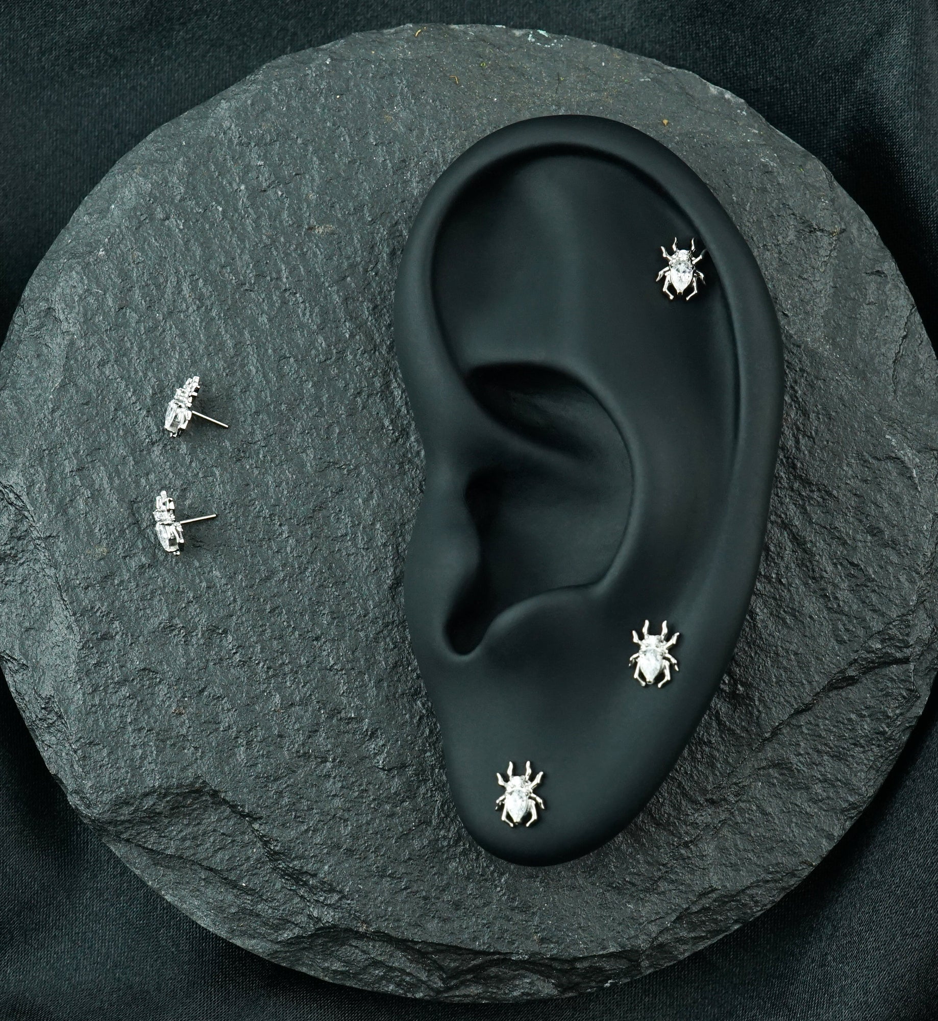 Tarantula Clear CZ Titanium Threadless Top - Image 2