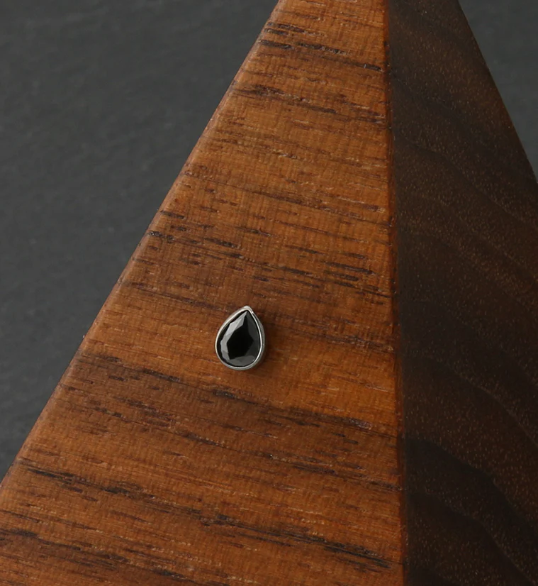 Teardrop Black CZ Threadless Titanium Top - Image 2