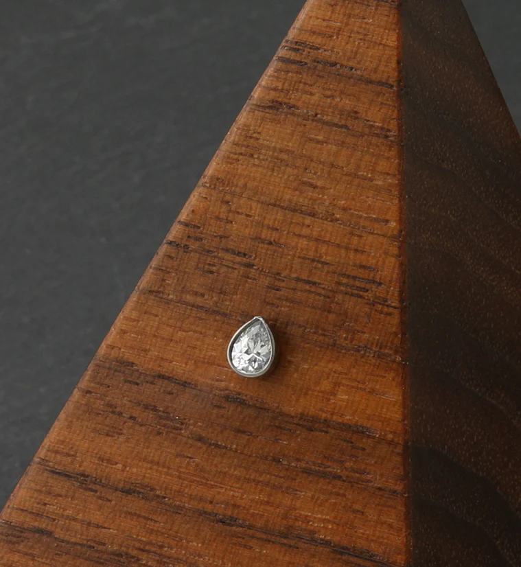 Teardrop CZ Threadless Titanium Top - Image 2