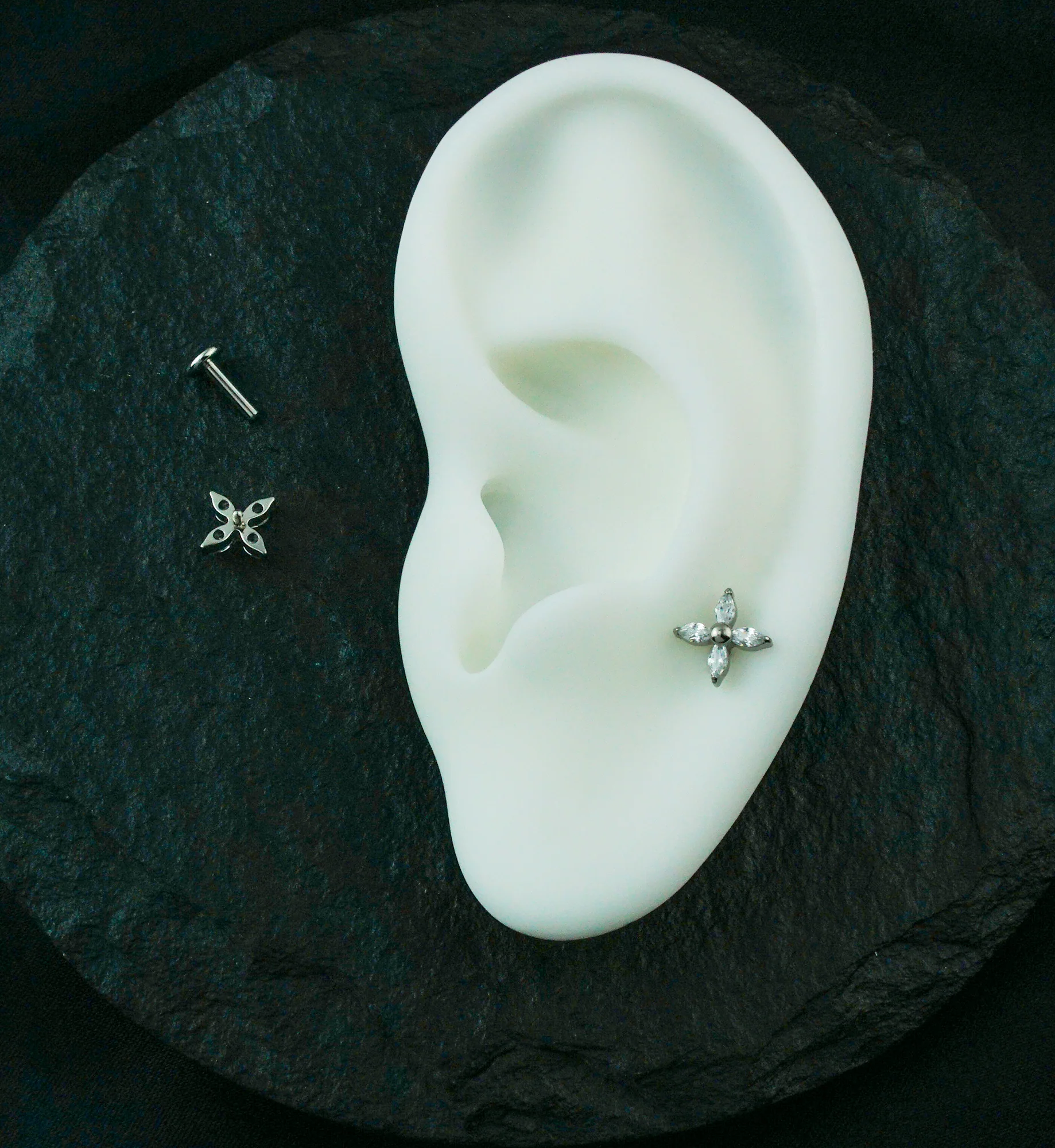 Tetrad Marquise Clear CZ Internally Threaded Titanium Labret - Image 2