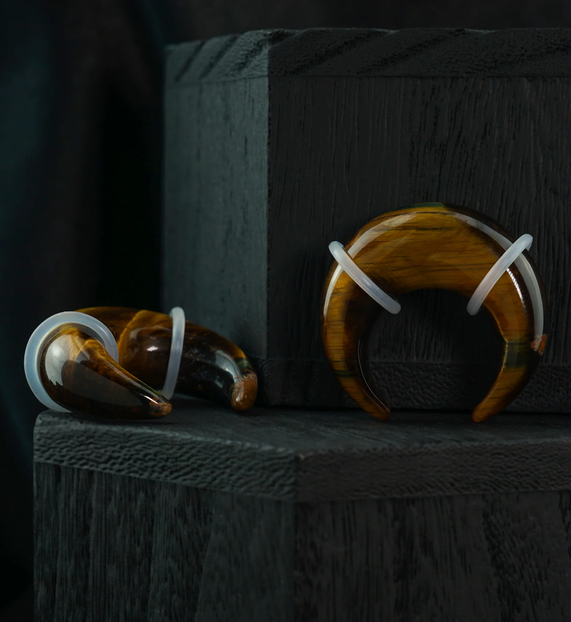 Tiger Eye Stone Pinchers - Image 2
