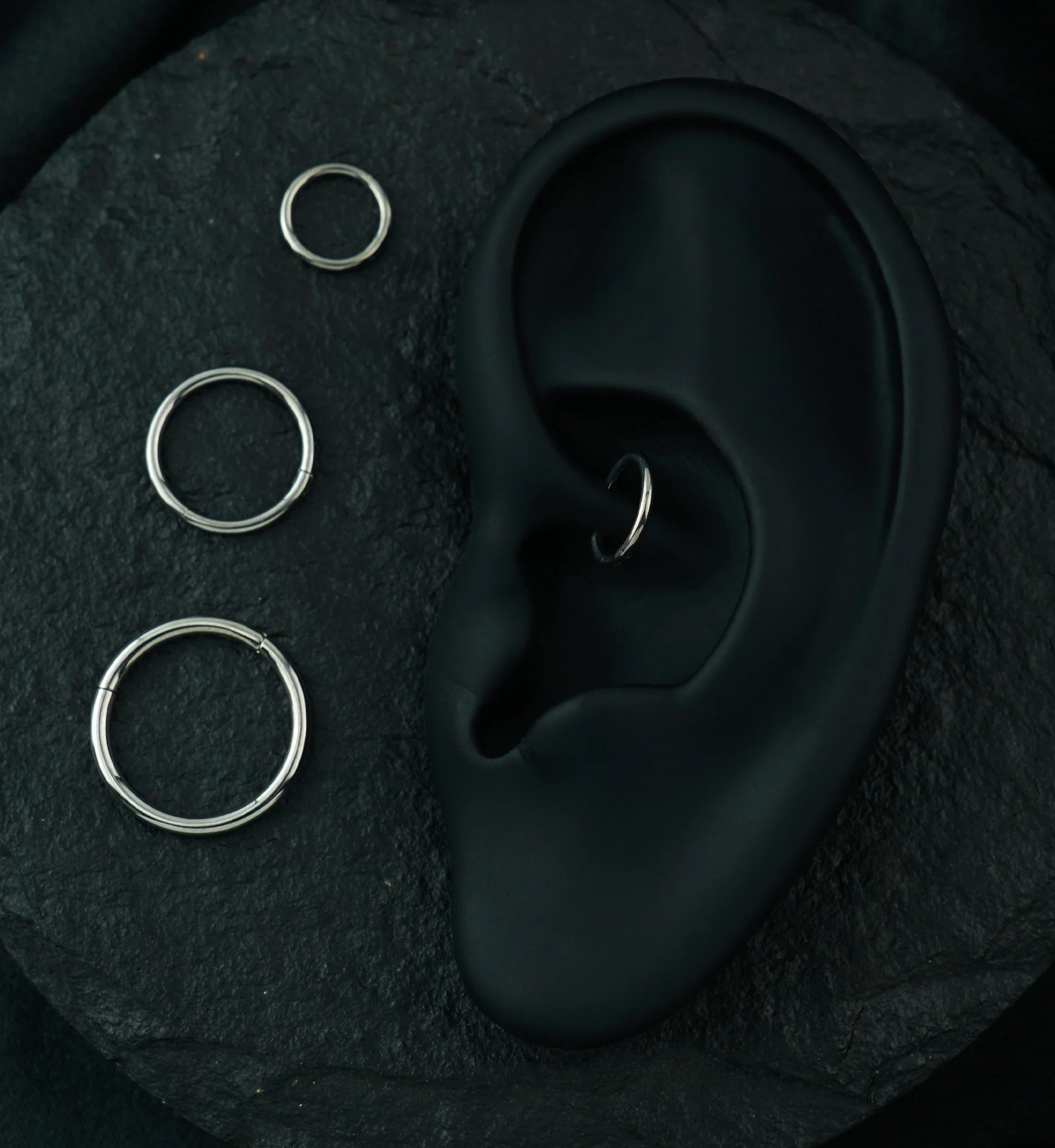 Titanium Hinged Segment Hoop Ring - Image 2
