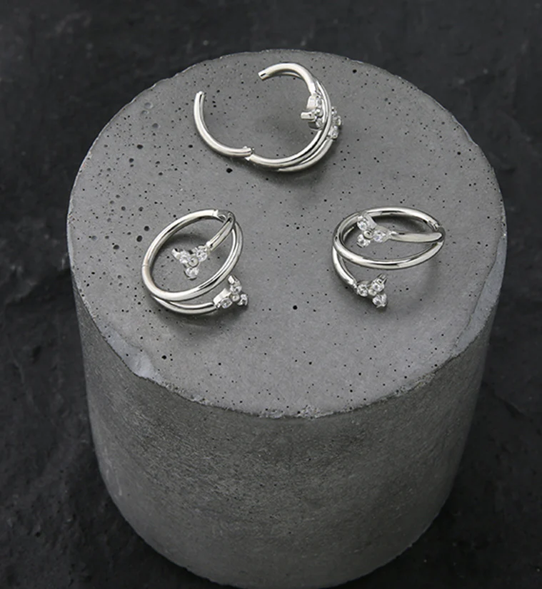 Tri CZ Twist Titanium Hinged Segment Ring - Image 2