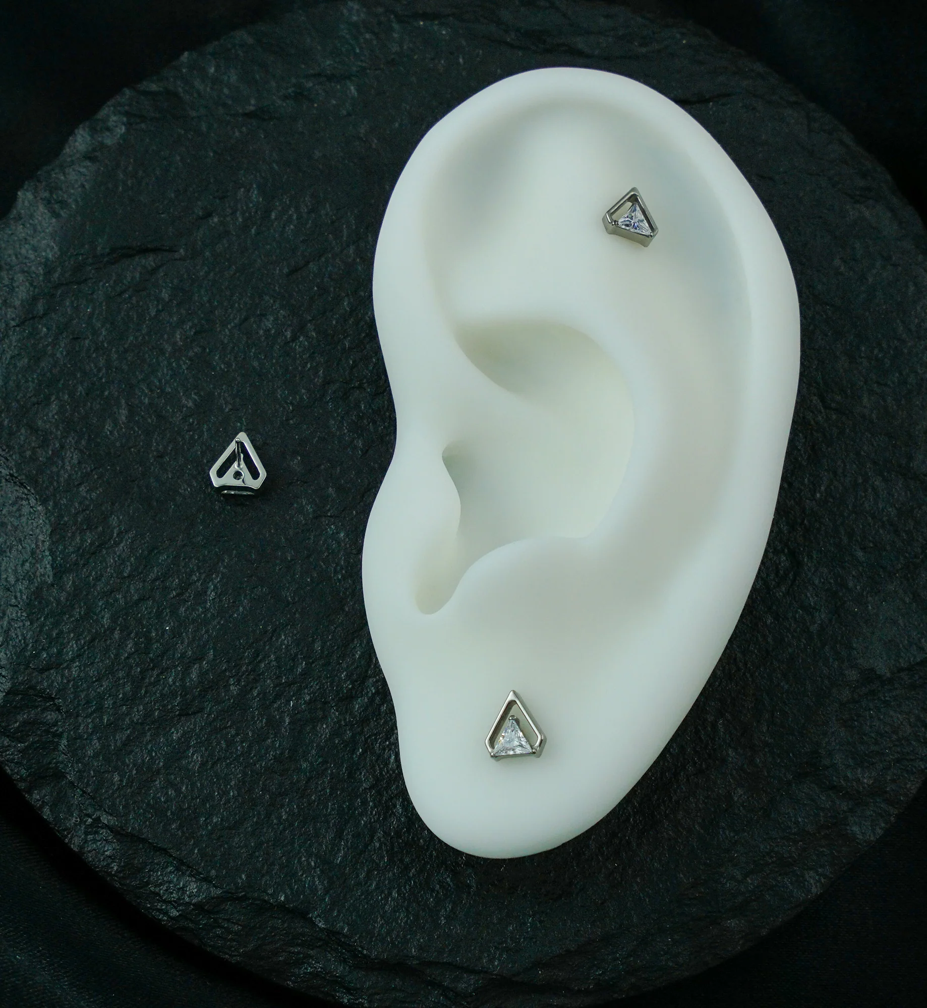 Triangle Chasm Clear CZ Titanium Threadless Top - Image 2