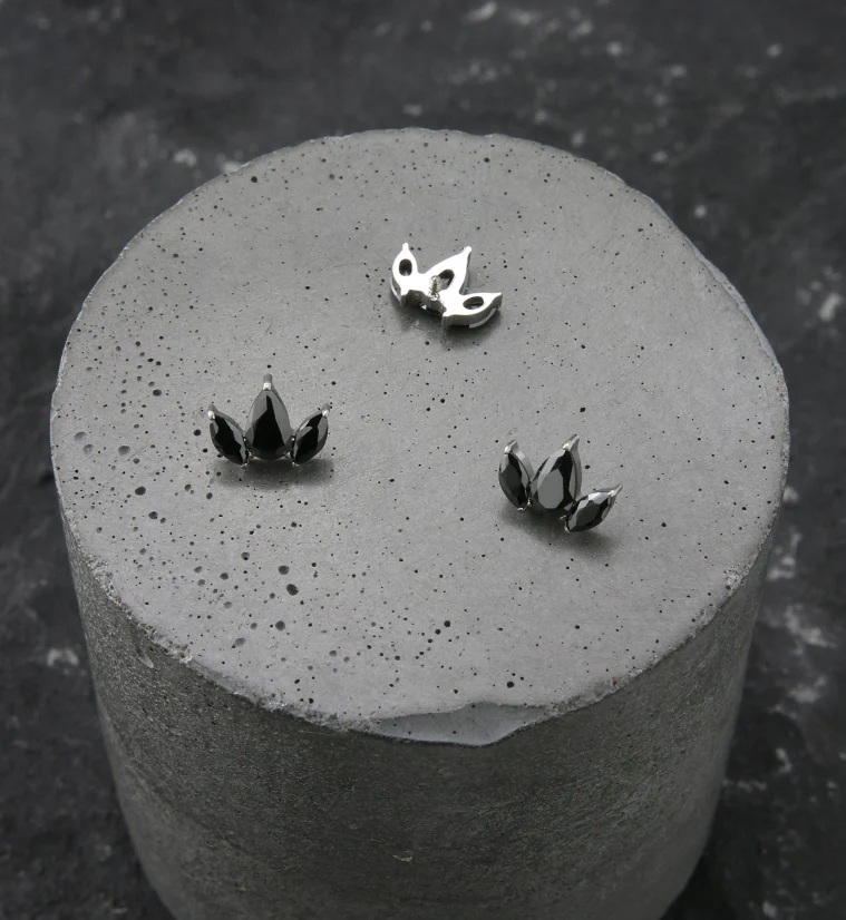 Triple Empress Teardrop Black CZ Internally Threaded Titanium Top - Image 2